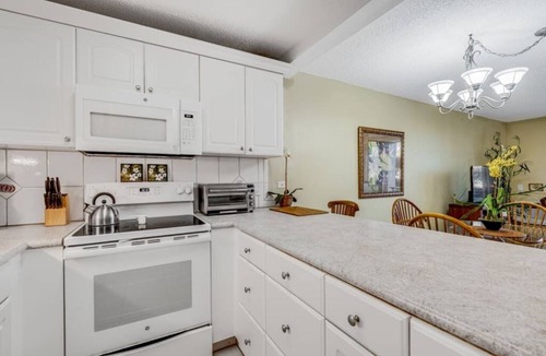 Kihei Condo | West Maui Bliss! Lanai, Full Kitchen, Laundry, WiFi, AC, TVs+DVD–Kamaole Sands 4109
