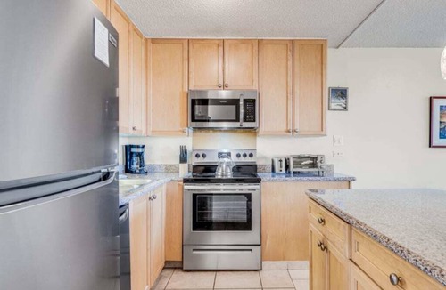 Kihei Condo | West Maui View+Homey Comfort! Open Design w/New Kitchen, WiFi–Kamaole Sands 4307