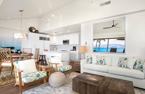 Wailea Condo | Whale Watch From Your Lanai - Makena Surf E302