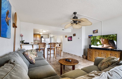 Kahaluu Bay Condo | White Sands Village #226 Updated, OceanViews, Elevators, Central AC!