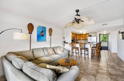 Kahaluu Bay Condo | White Sands Village #226 Updated, OceanViews, Elevators, Central AC!