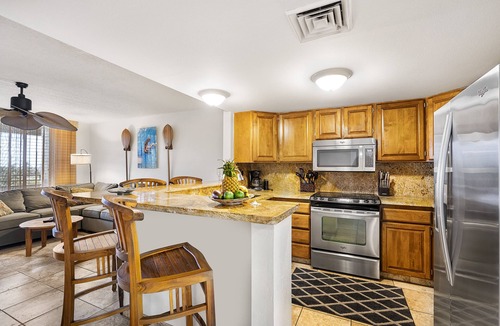 Kahaluu Bay Condo | White Sands Village #226 Updated, OceanViews, Elevators, Central AC!