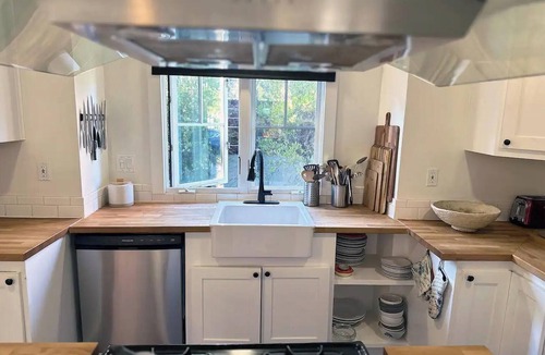 Eagle Rock House | World Cup Retreat - Private 3BR Craftsman Home w/Yard, Studio, in Highland Park