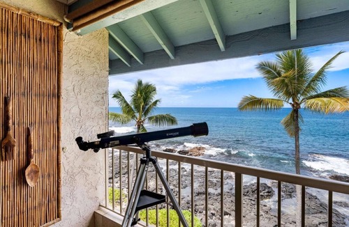 Historic Kailua Village Condo | WOW! Stunning Kona Reef Direct Oceanfront Condo-Top Floor, Gorgeous Sunsets, A/C
