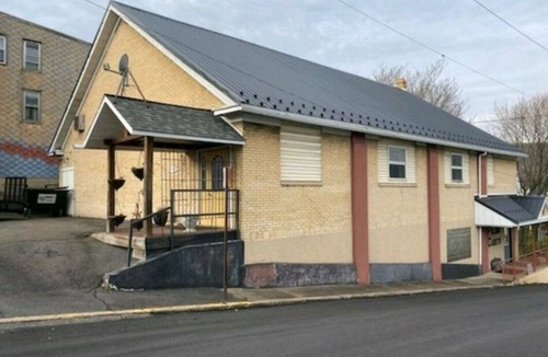 Fairview-Ferndale House | X-Lg Man Cave. The gang/continue the party after @ AAOA Park! 8 min away!
