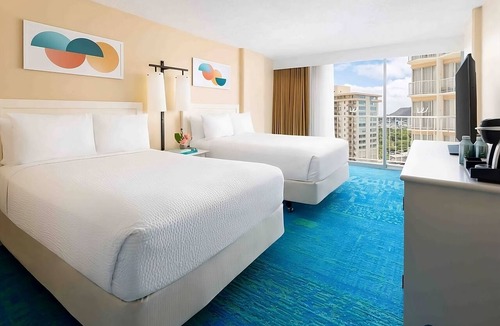 Waikiki Hotel | Your Home Away From Home! City View, Beachfront Property, Onsite Swimming Pool