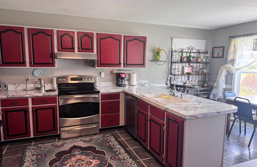 West Ocean City House | Your Ideal Gateway Awaits you in this charming 3-bedroom house.