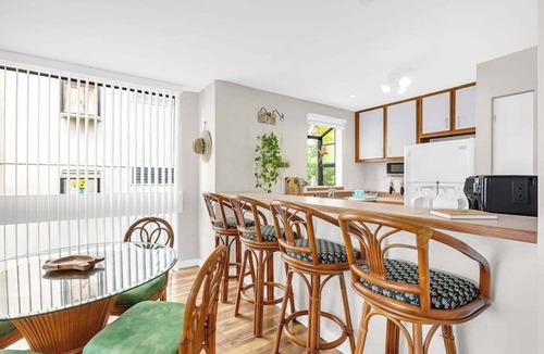 Historic Kailua Village Apartment | Your Kailua-Kona Ocean-View Home Away from Home