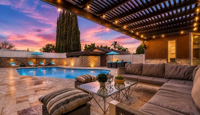 135 Luxurious, modern private home in Los Angeles