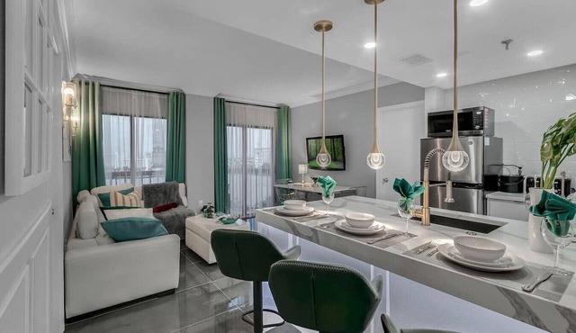 1902 Luxury 2BD/2BA Lakefront I-Drive+Universal