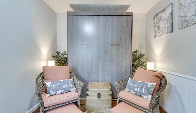 2 Mi to Dtwn Forest Grove: Quiet Studio w/Yard in Forest Grove