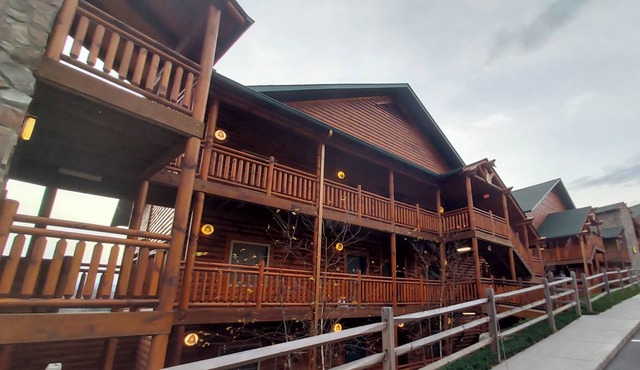 2 Unit Smoky Mountains Cabin Resort Experience