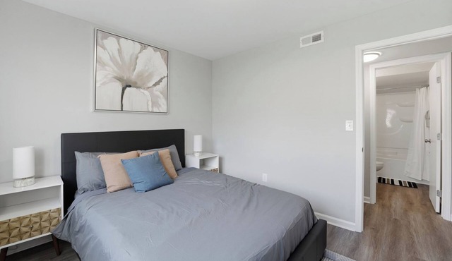2BR/2BA Apartment | Work-Friendly | Extended Stay in Durham