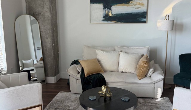 3-bedroom apartment in soothing Birmingham with AC comfort