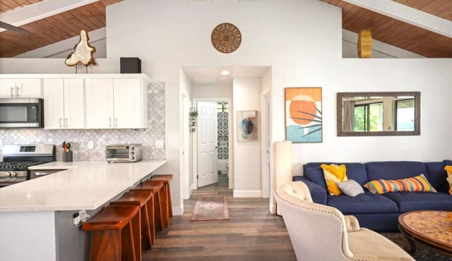 3 Min Downtown, 5 Min Beach, Balcony Ocean View, HI9
