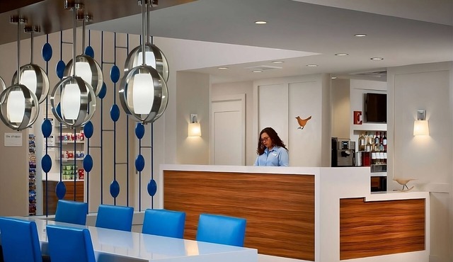 3 Relaxing Units, With Kitchen and Outdoor Pool, Pets Are Allowed!