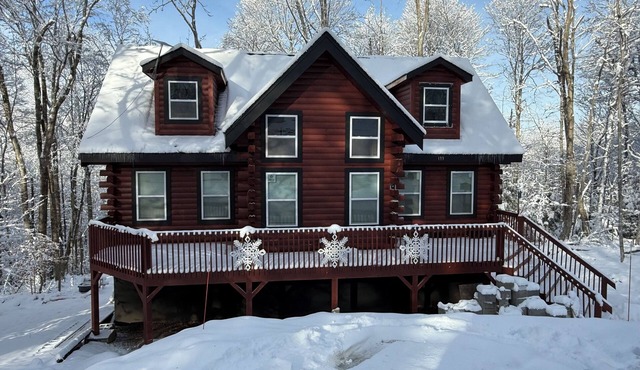 3BR,2.5BA Huge Log Cabin on Beech Mountain Air Conditioning Fire Pit Paved Road