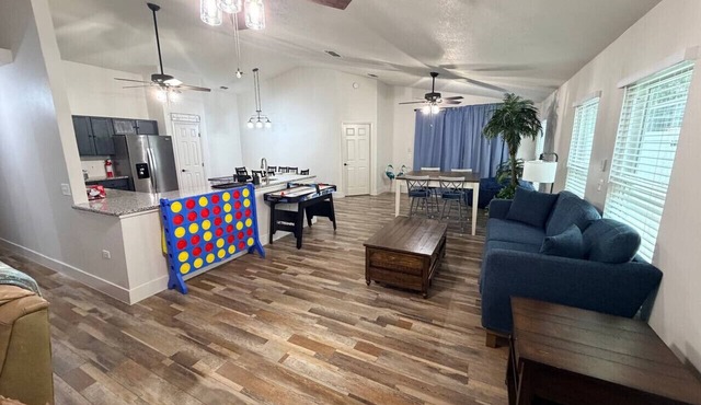 4 Bedroom Villa close to Theme Parks sleeps 9