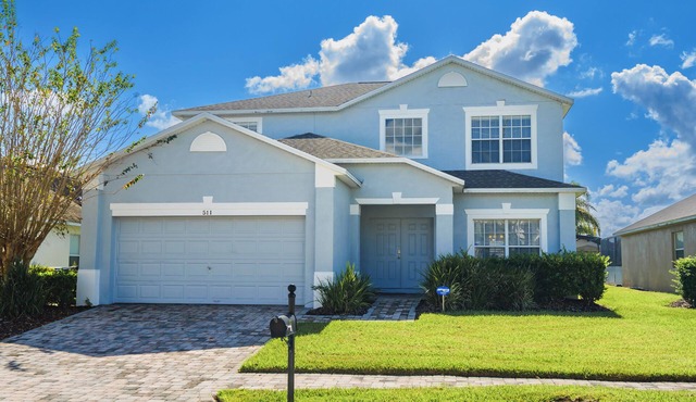 5 bed, 3.5 bath newly refurbished villa on the gated community of Westhaven