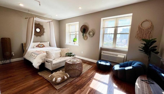 503 Bohemian Romance Apartments in center city