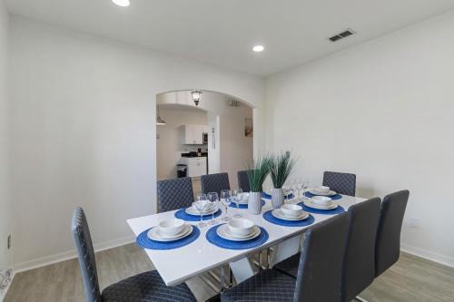 53 Pool Home Located In Sunset Ridge Community!