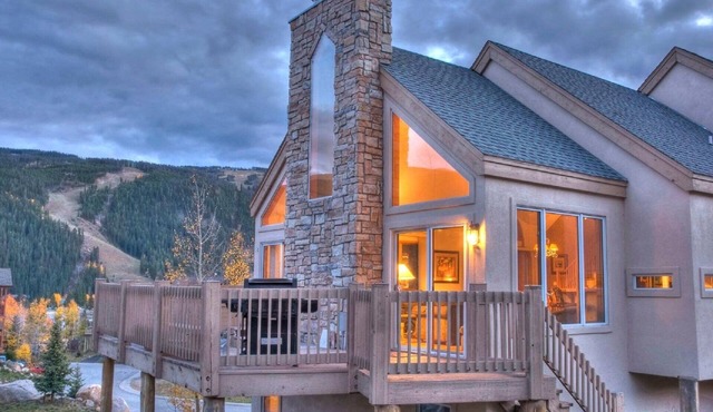 5BR Home in Keystone Ski Area-private hot tub; panoramic view; 16 separate beds