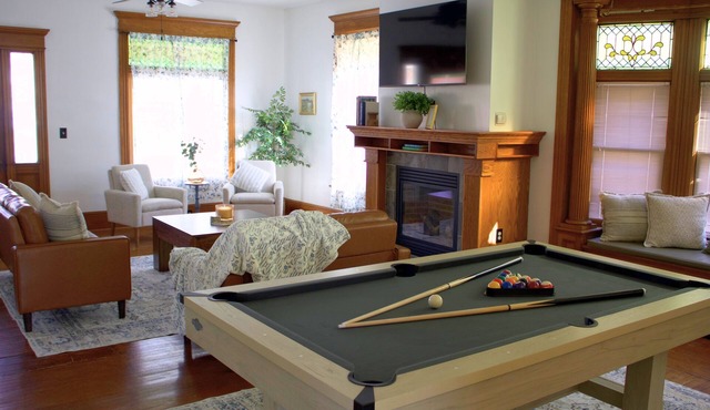 5BR Riverfront-PoolTable-Large Yard in Auburn near Emerson Park in Auburn