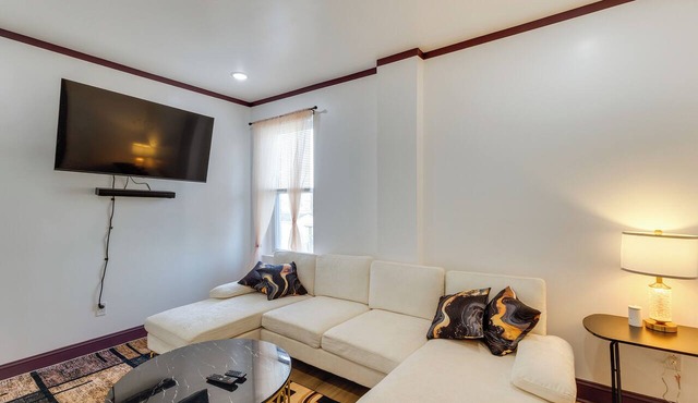 7 Mi to Lincoln Financial! Charming Philly Apt