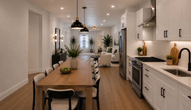 Amazing Luxury 3 Large Bedroom Duplex Apartment in Prime Location