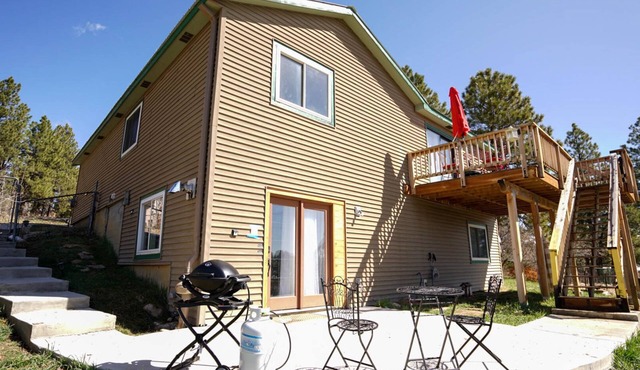 Animal Friendly Sunny Basement Suite near Durango in Durango