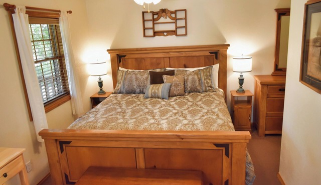Arrowhead Country Cabins in Mount Carmel