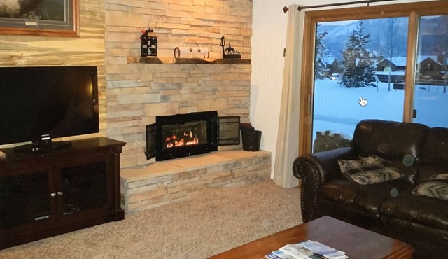 August and Fall discounts! Perfect condo with pool for your Steamboat getaway!