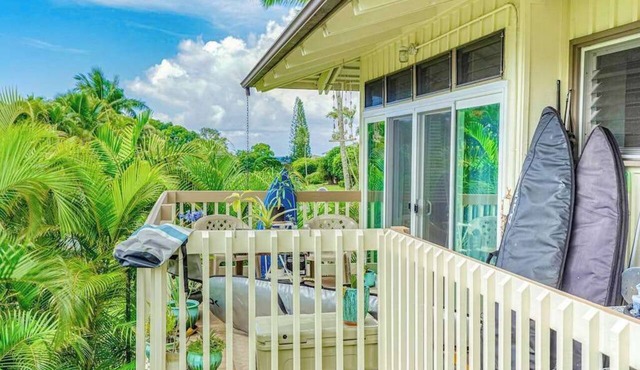 August Sale! Princeville Studio with Shared Pool, Fast WiFi, AC & Mtn Views