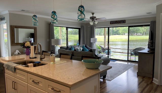 Awesome Lake Views highlight coastal wildlife at this comfortable Retreat!