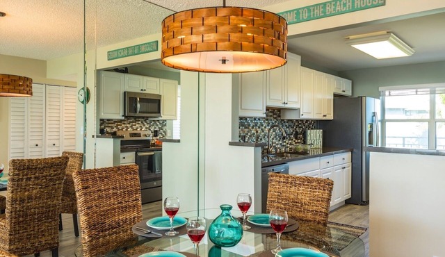 Beach House- Ocean & Beach View-Upgraded-Over 146 Five Star Reviews