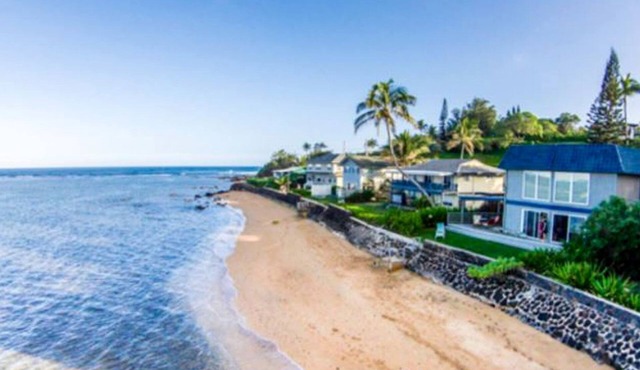 Beachfront Cottage Rental with Snorkeling near Anahola, Hawaii