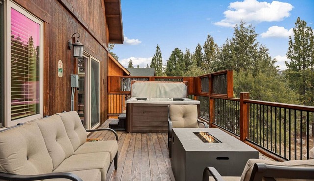 Bear Creek Lodge w/Hot Tub near Snow Summit
