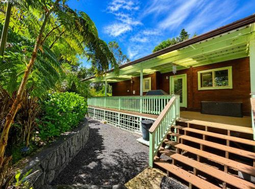 Beautiful Volcano Getaway With Hot Tub Near National Park