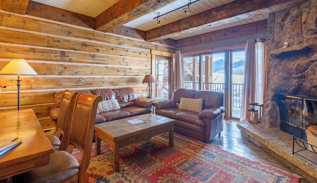 Beautifully Remodeled Ski-In/Out Condo w/Mountain Views, Fireplace, Balcony
