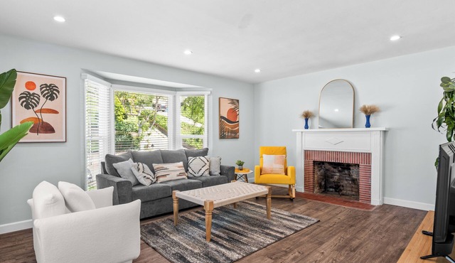 Boho 3BR Alhambra, Sleeps 8, Pet OK, DTLA/Disney/Universal/World Cup/Olympics in Alhambra