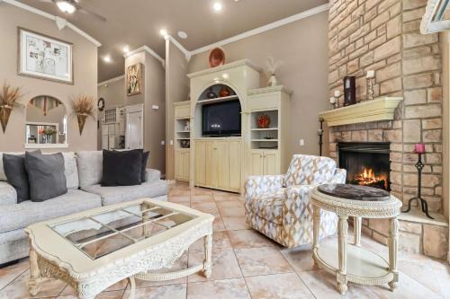 Casa Oasis Extra Large home centrally located