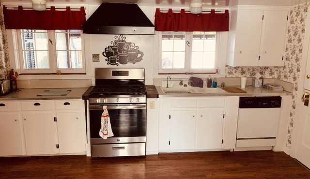 Centennial Inn Bed & Breakfast in Conneaut