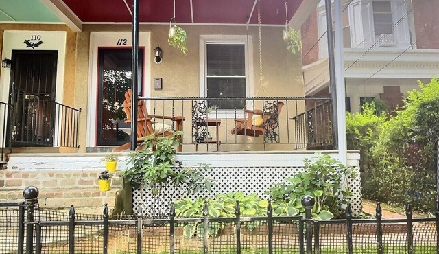 Charming 2-Bd House In Historic Philadelphia Neighborhood