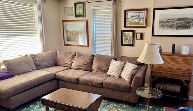 Charming 2 BR Whole-house rental Explore Historic Bethlehem