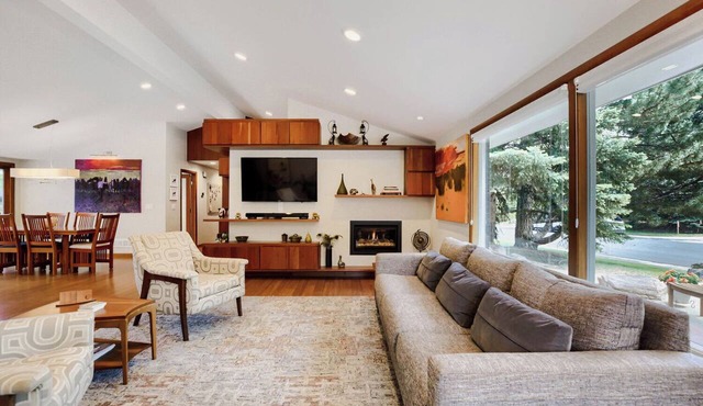Charming 50s Remodel Near Chautauqua & University in Boulder