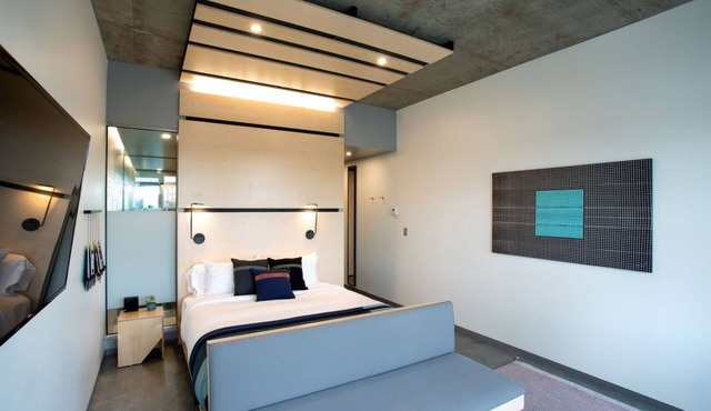 Charming Boutique Hotel w/Plush Mattresses l Pool l Mountain View