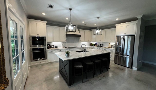 Charming Rental Property with Dual Master Suites - 10 Minutes from UA Campus!