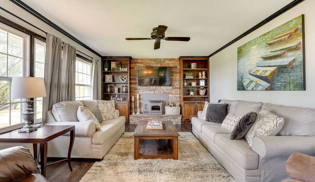 Charming Shell Knob Home: 16 Mi to Dogwood Canyon! in Shell Knob