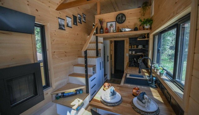 Chipmunk Tiny Home at The Woolly Bugger Inn