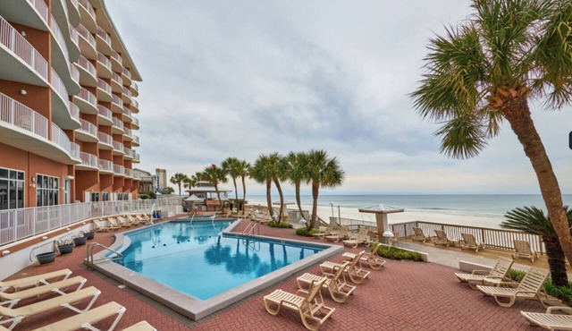 Classic QQ | Palmetto | Gulf Views | Steps to the Sand